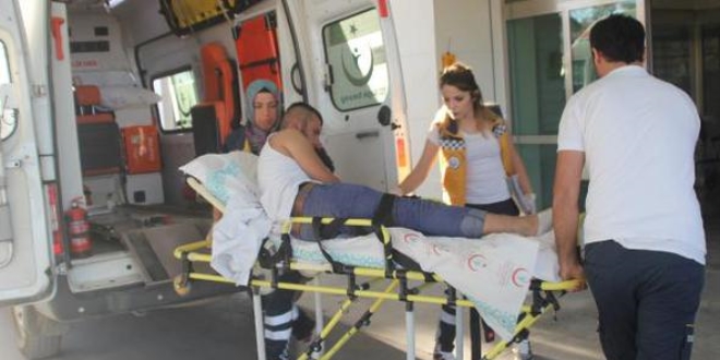 Yürürken yoldan geçen otomobilden ateş açılıp yaralandı