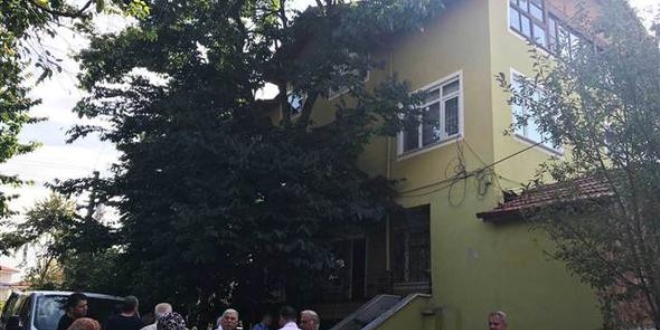 Eski bakanın ağabeyi çatıdan düşerek öldü