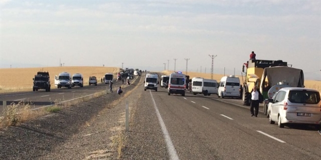 Ağrı'da teröristler minibüse ateş açtı: 3 ölü, 7 yaralı
