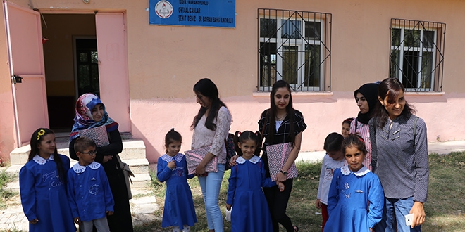 'yilik melekleri' ky ocuklaryla karde oldu