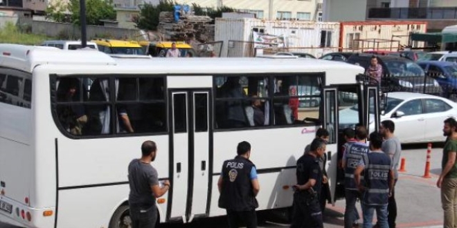 'Himmet istediler, 10 bin liralık çek verdim'