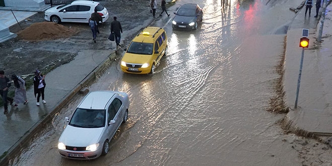 Tekirdağ'ı sağanak yağış vurdu