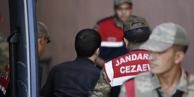Samsun'da 1 yüzbaşı ile 2 astsubay tahliye edildi