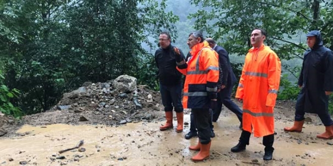 Rize'de heyelanın ardından bölgeye ulaşılamıyor