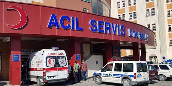 Mersin'de 63 lise öğrencisi, hastaneye kaldırıldı