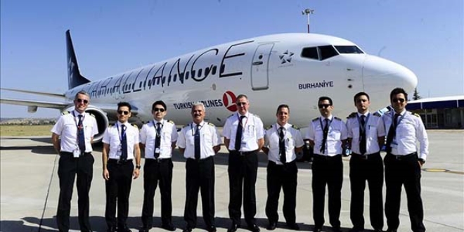 Sivil pilot adayları Uşak semalarında ter döküyor