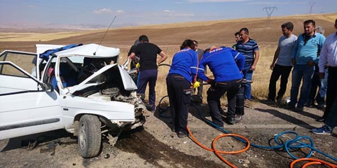 Kangal'da trafik kazası: 1 ölü, 9 yaralı