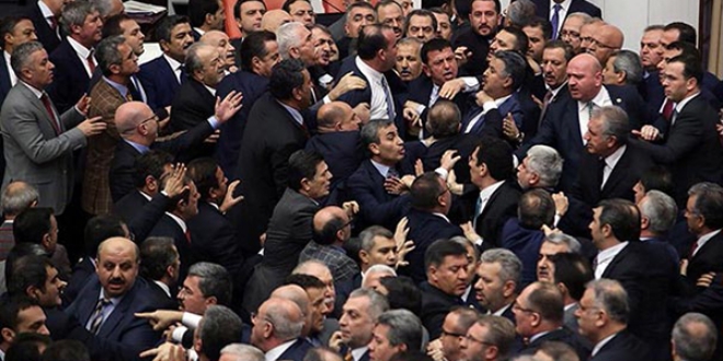 Meclis'te ceza dönemi başlıyor!