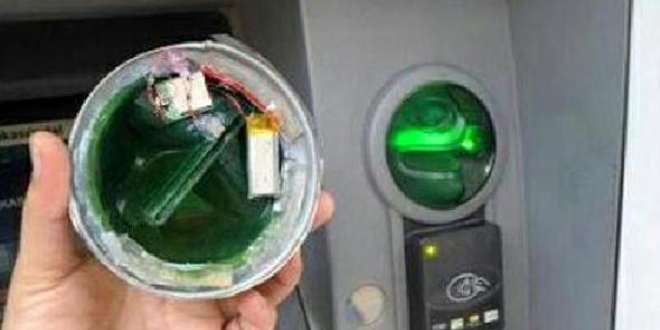 ATM cihazında kart kopyalama düzeneği ele geçirildi
