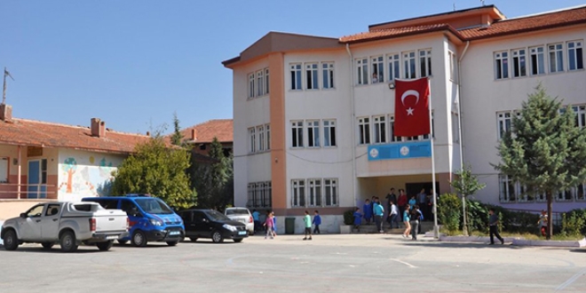 Okulda uyuşturucu satıldığı iddiası mahalleyi karıştırdı