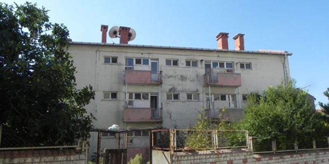 Askeri lojmanların kalorifer peteklerini çaldılar