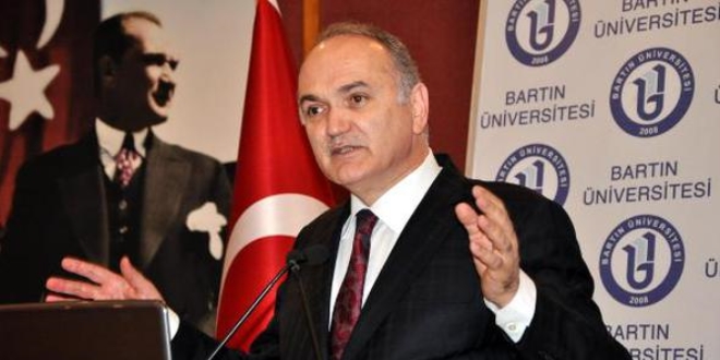 Bakan Özlü: Bilgi üreten üniversite istiyoruz