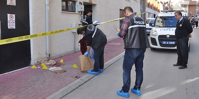 Eşi ile tartışıp balkondan atladı