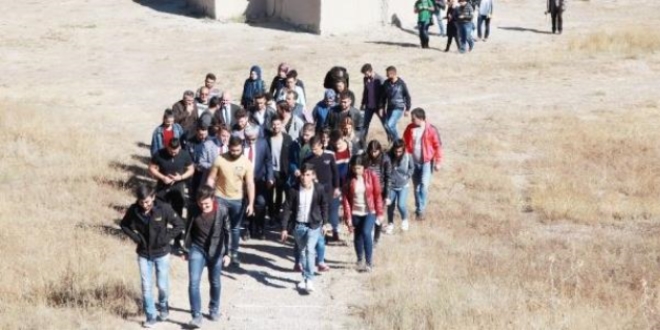 İlk derse 11 bin yıllık köyde girdiler