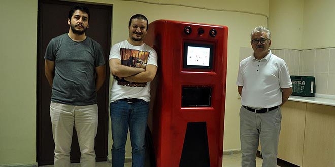 Robot 'HAYAMOR' hastaya ilacn ve suyunu verecek