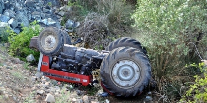 Sivas'ta trafik kazalar: 1 l, 3 yaral