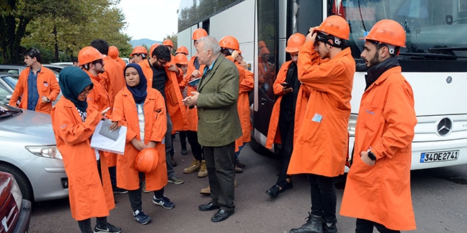 Sürücü rahatsızlanınca Orhan Hoca kazayı önledi