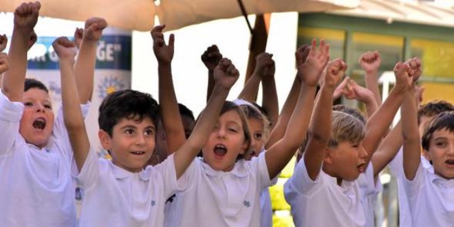 Örnek eğitim projesinde, 10. yılın ilk ders zili çaldı