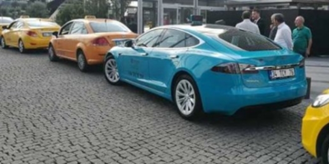 Turkuaz taksi, yola çıktı