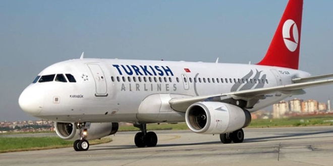 Uçaktaki 'koku' acil iniş yaptırdı