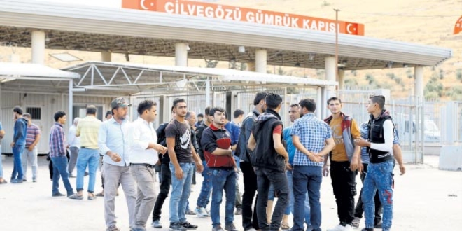 İdlib'in kuzeyi ÖSO'ya bırakıldı