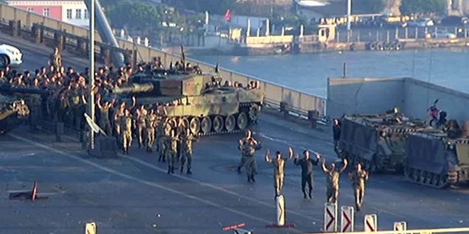 'Türk bayrağına ateş açtığını gördüm'