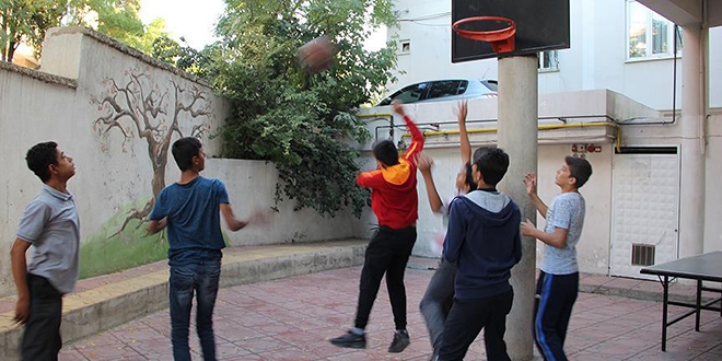 Dezavantajlı çocukların yaşamına dokunuluyor
