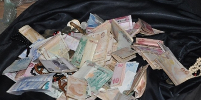 Kaybettiği 8 bin lira çöpten çıktı