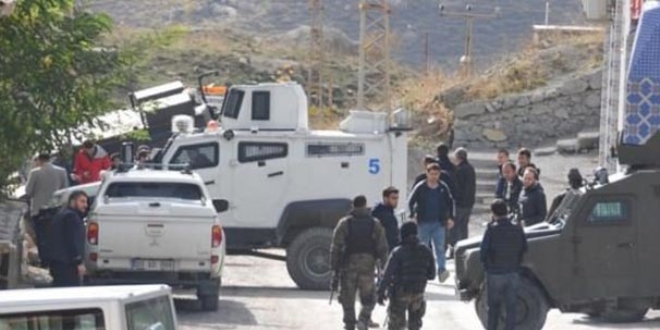 Hakkari'de teröristlerden füze saldırısı: 1 asker yaralı