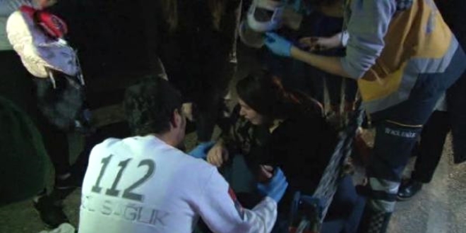 Üsküdar sahilde yürüyen bir kadın denize düştü