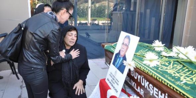 Avukat Kayhan, son yolculuğuna uğurlandı