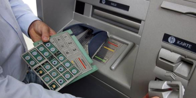 Polisin dikkati ATM dolandırıcılarını yakalattı