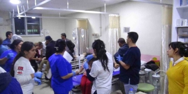 Mersin'de 16 öğrenci, zehirlenme şüphesiyle hastaneye kaldırıldı