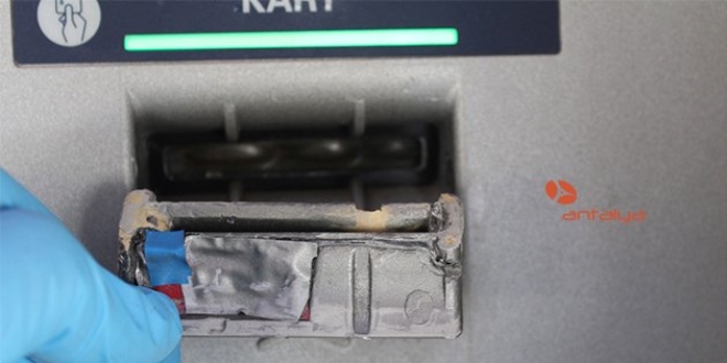 Banka ve kredi kartlarını kopyalayan 3 kişi tutuklandı