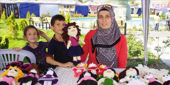 Hediye bebek ailenin gelir kapısı oldu