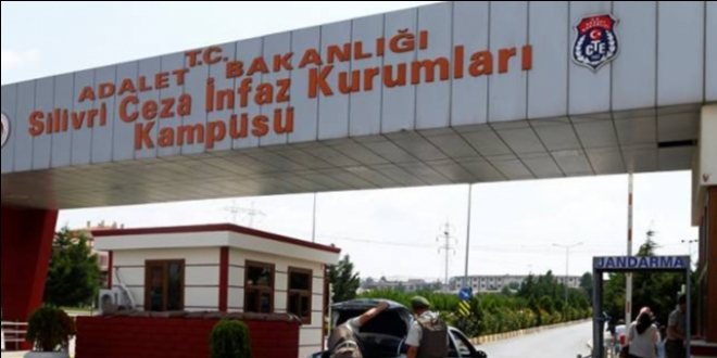 CHP heyeti Silivri'de bazı tutukluları ziyaret etti