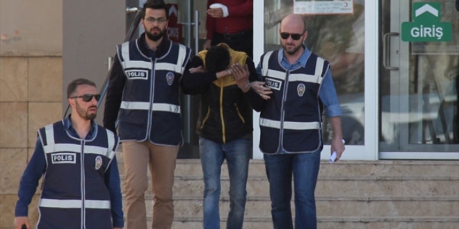 Dolandırıcılık yapan 2 sahte MİT personeli tutuklandı
