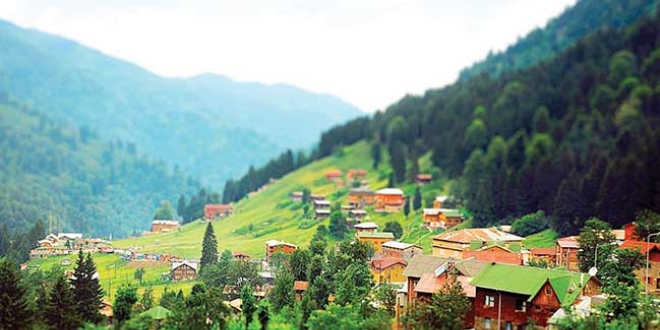 TOKİ heyeti, Ayder Yaylası'nda incelemede bulundu
