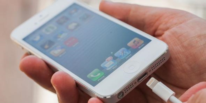 Apple, eski iPhone'lar bilerek mi yavalatyor?