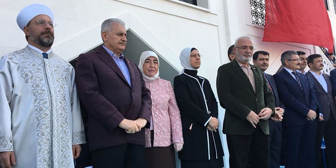 Başbakan, Amine Hatun Camisi'nin açılışına katıldı