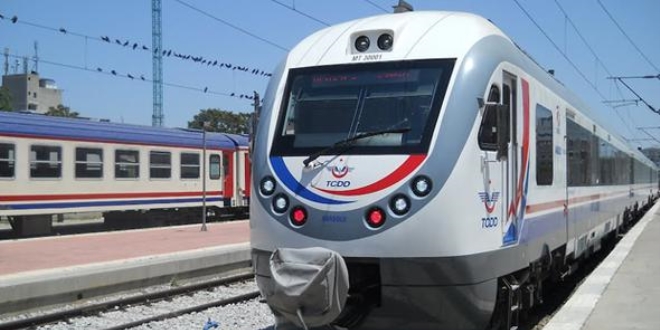 Denizli-İzmir seferini yapan yolcu treni raydan çıktı