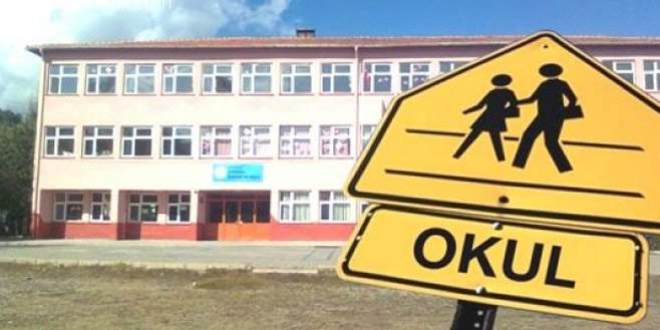 Okullarının yıkılmasını engellemek için eylem yaptılar