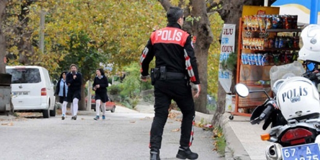 'Okulların çevresindeki korsan satıcılara yönelik denetimler arttırılsın'