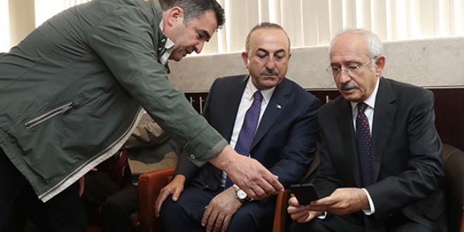 Bakan Çavuşoğlu, Baykal'ı ziyaret etti