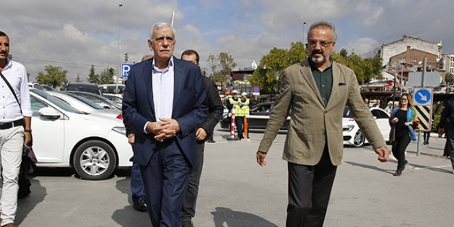 Ahmet Türk ve Sırrı Sakık, Baykal'ı ziyaret etti