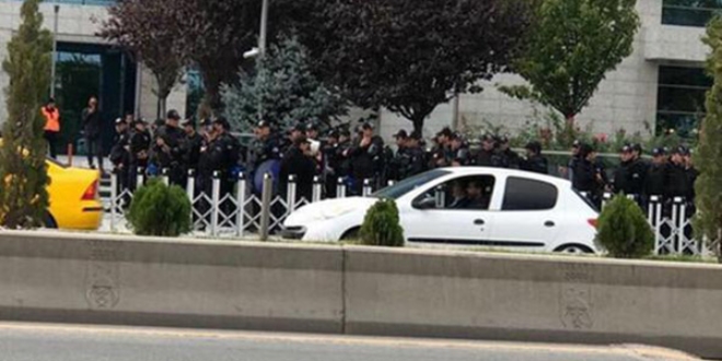 Ankara Bykehir Belediyesi'nin nne polis yld