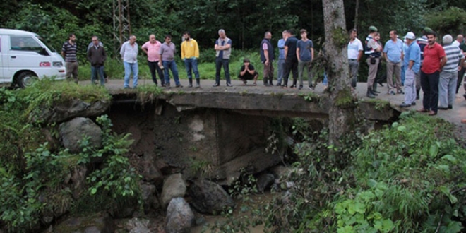 Rize'de sel sularna kaplan 1 kii kayboldu