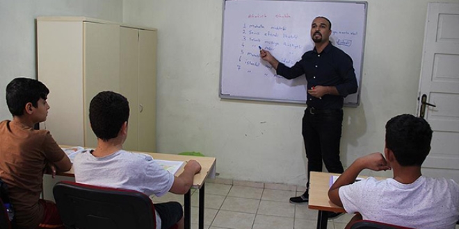 Gençler belediyenin desteğiyle üniversiteli oldu