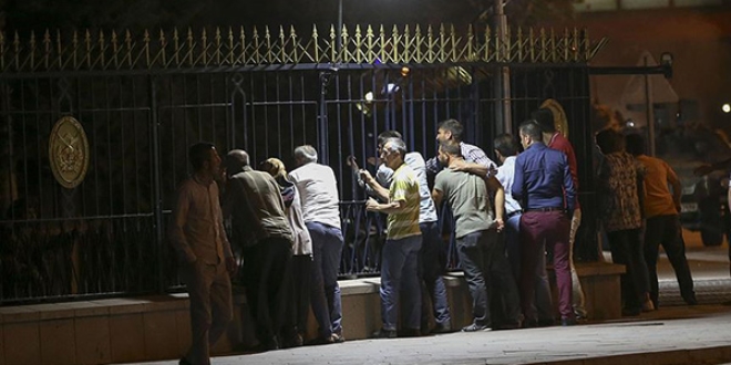 Darbeci yüzbaşıdan 'Telden atlayan olursa vurun' emri