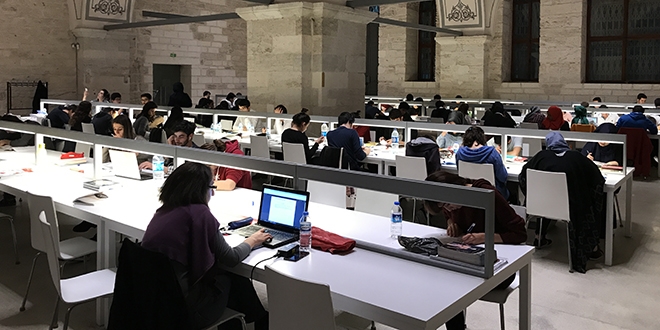 Beyazıt Devlet Kütüphanesi 24 saat hizmet veriyor